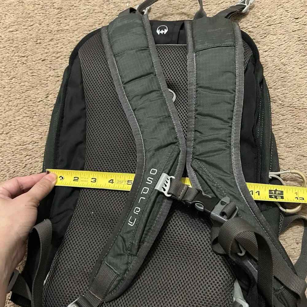 Osprey Farpoint Day Gray Laptop Backpack Daypack Travel Hiking Outdoor Bag